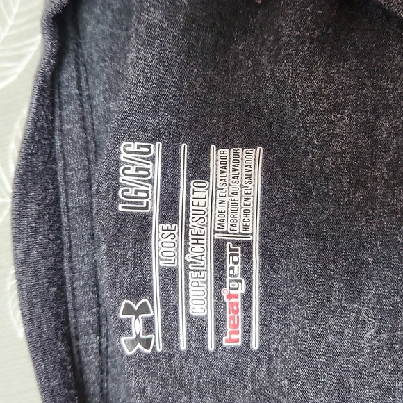 Under Armour T-Shirt - Picture 3 of 5